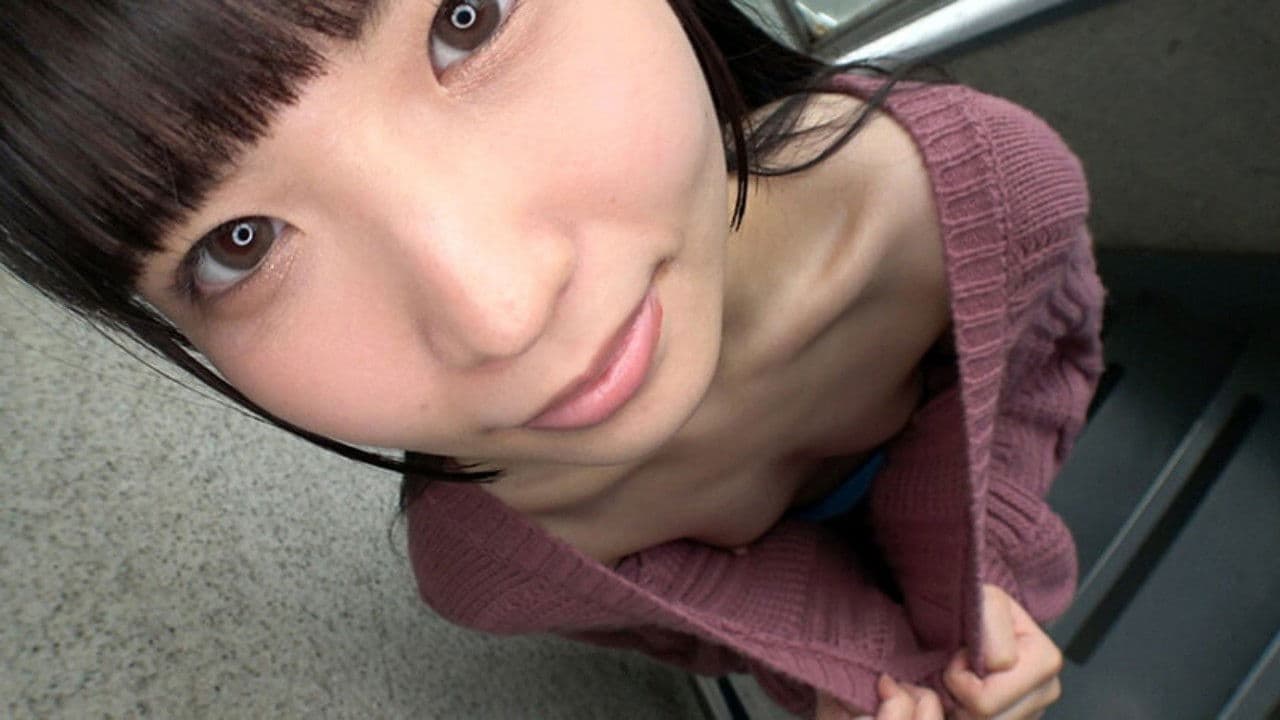 美乳露出 胸チラ誘惑でフル勃起させる美少女Aカップちゃんの背景画像