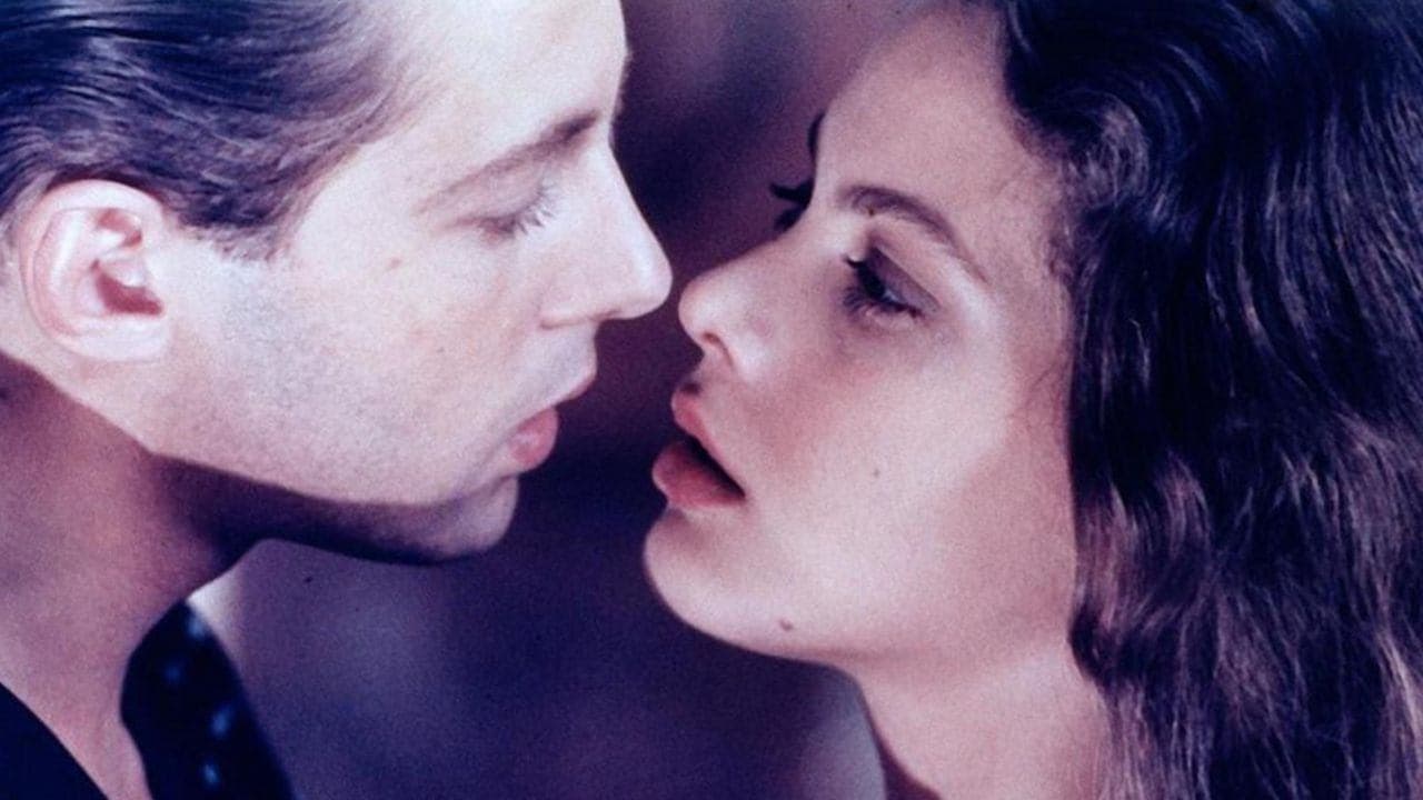 Ritratto di borghesia in neroの背景画像