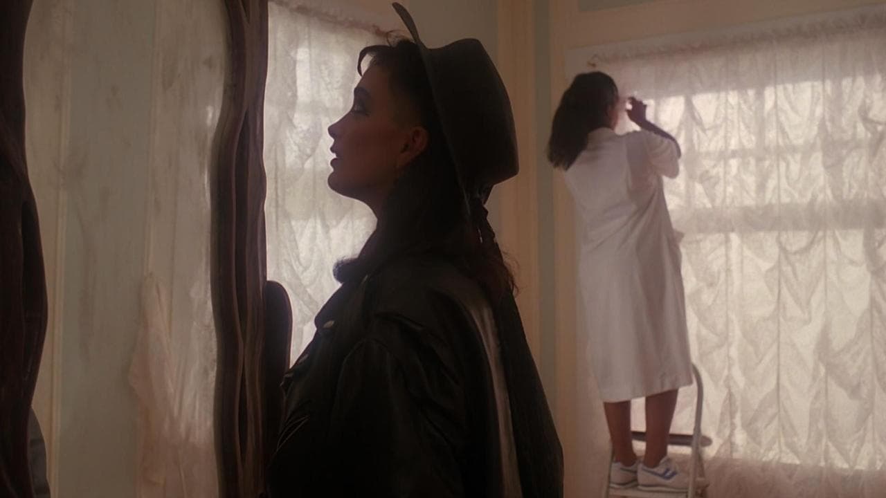Mirror Mirrorの背景画像