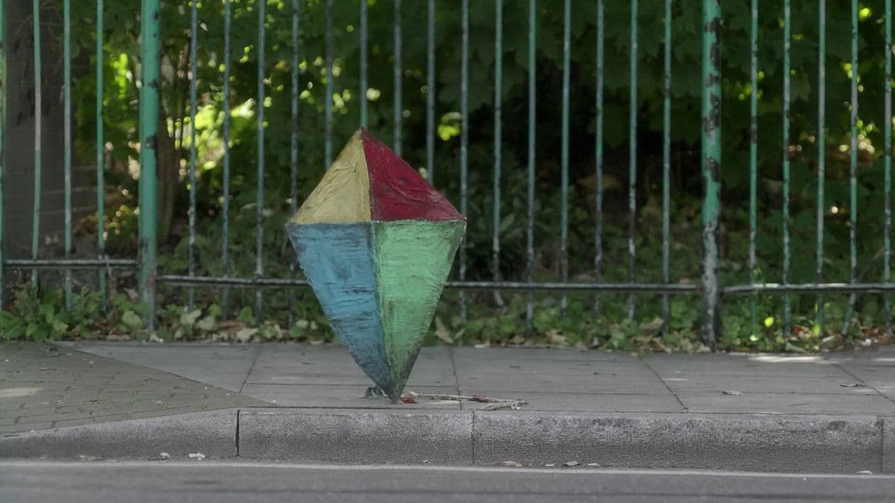 How a Kite Fliesの背景画像