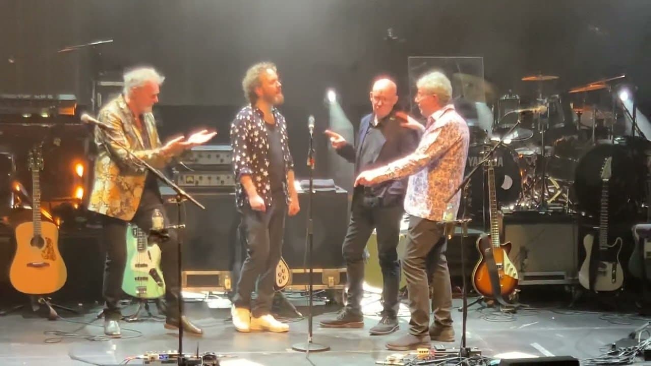 10cc - Clever Clogs. Live in Concertの背景画像
