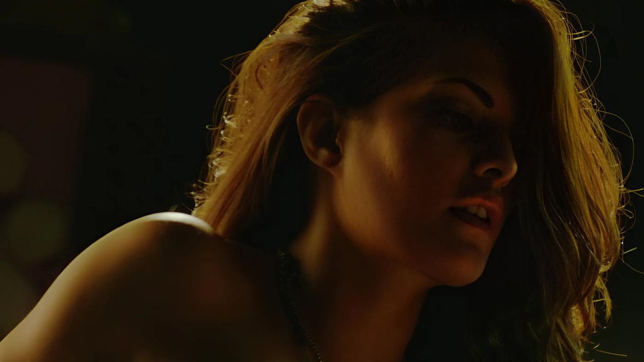 मर्डर 2の背景画像