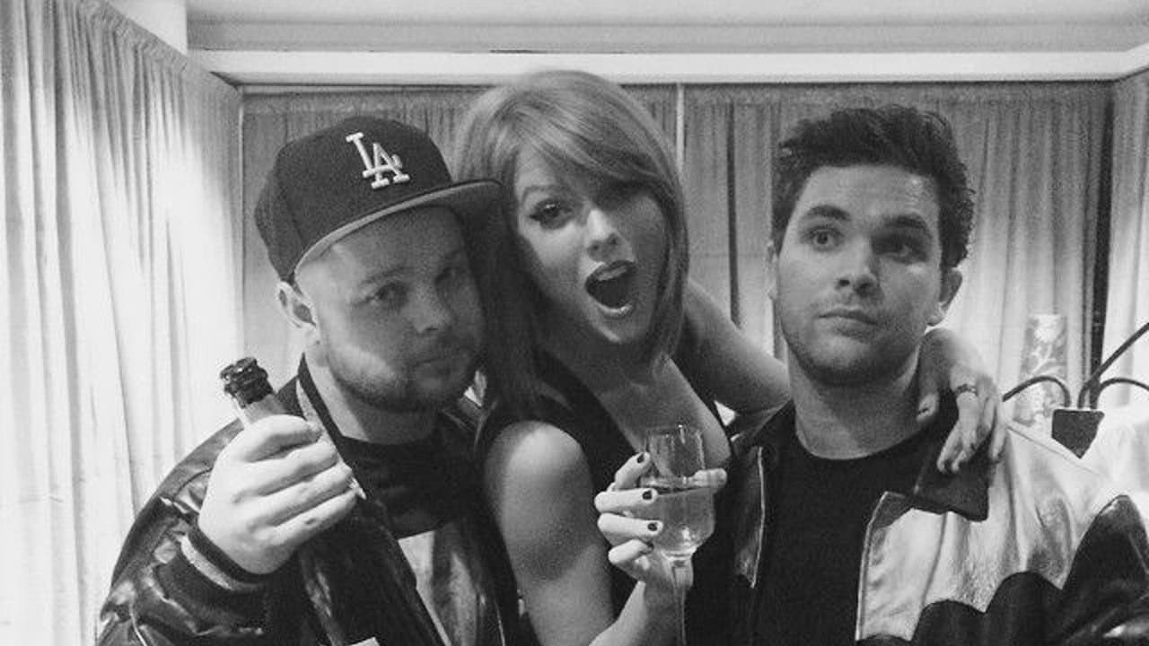 Shouting Through The Letterholeの背景画像