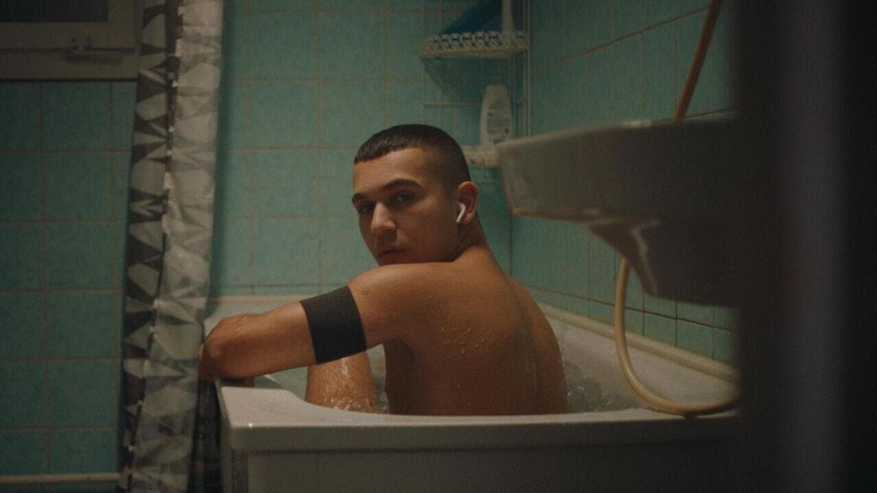 The Male Gaze: Secrets and Liesの背景画像