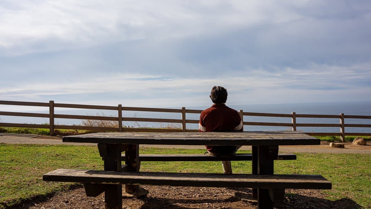 Off My Shouldersの背景画像