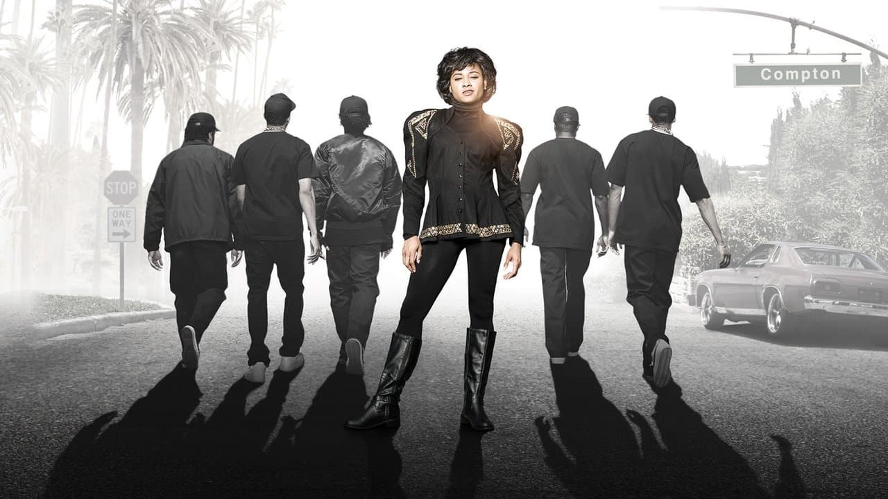 Surviving Compton: Dre, Suge and Michel'leの背景画像