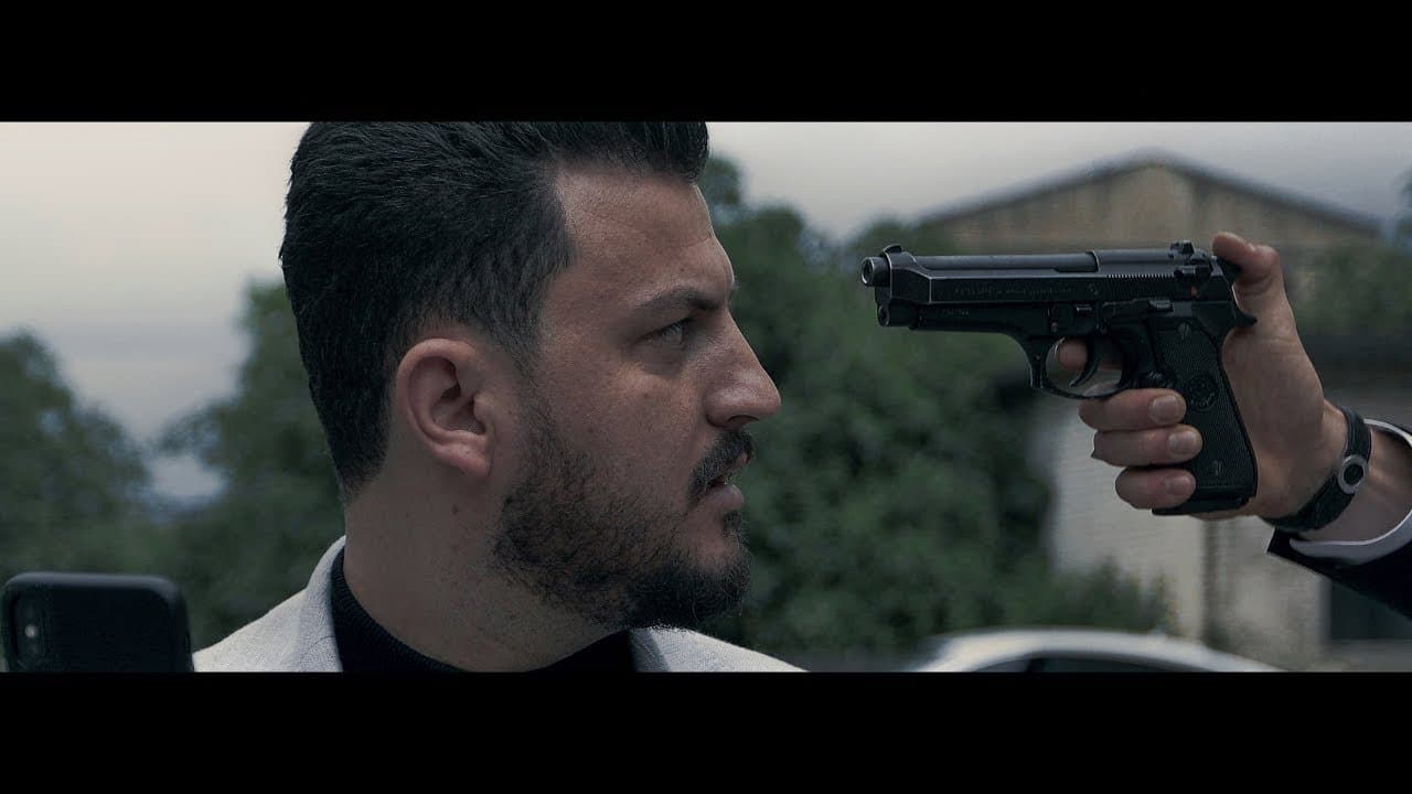 Dashuria S'mjaftonの背景画像