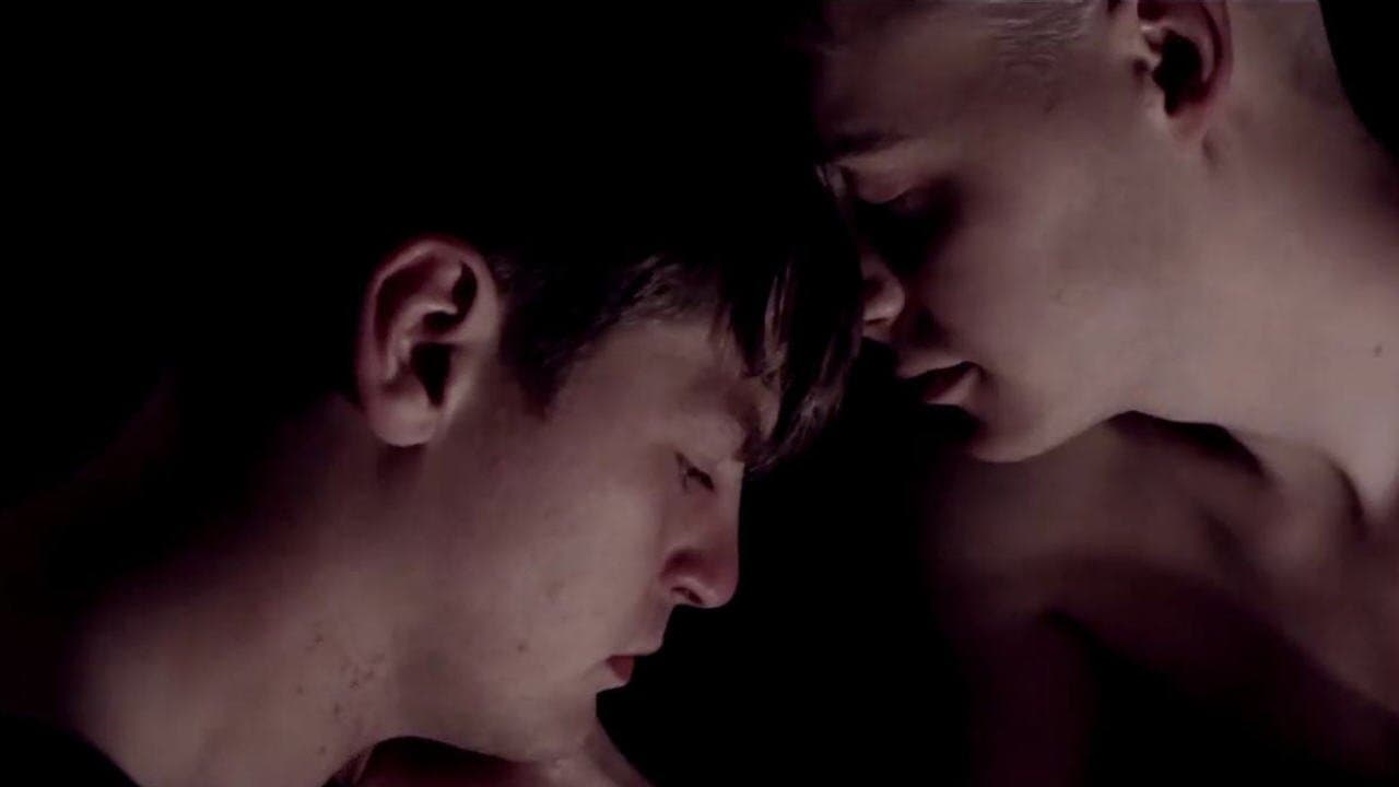 The Secret Kissの背景画像