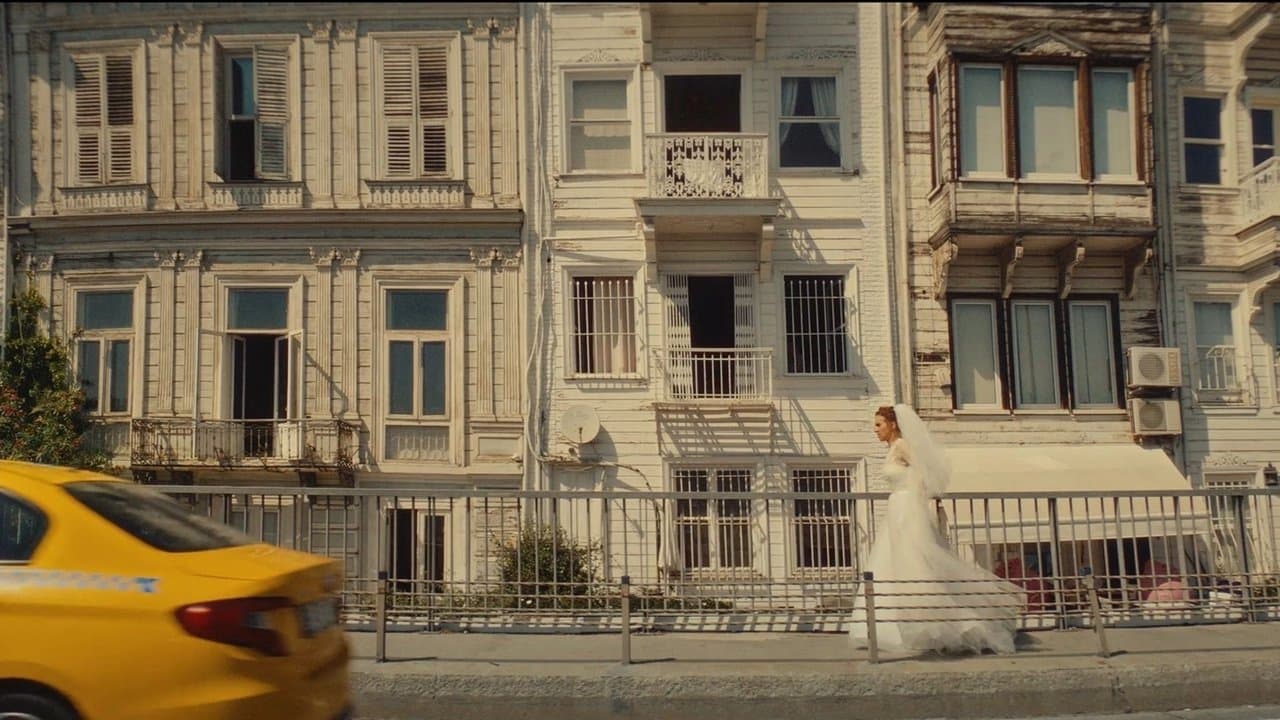 İstanbul Üçlemesi: Mezeの背景画像