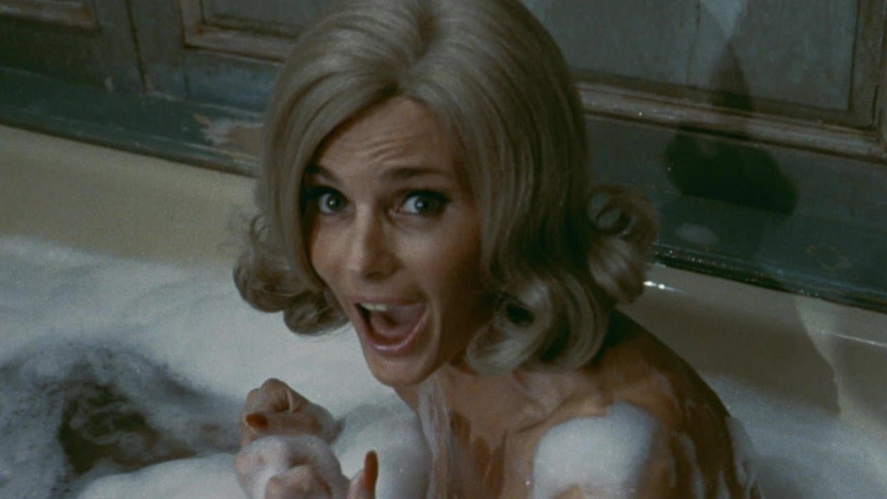 The Intruderの背景画像