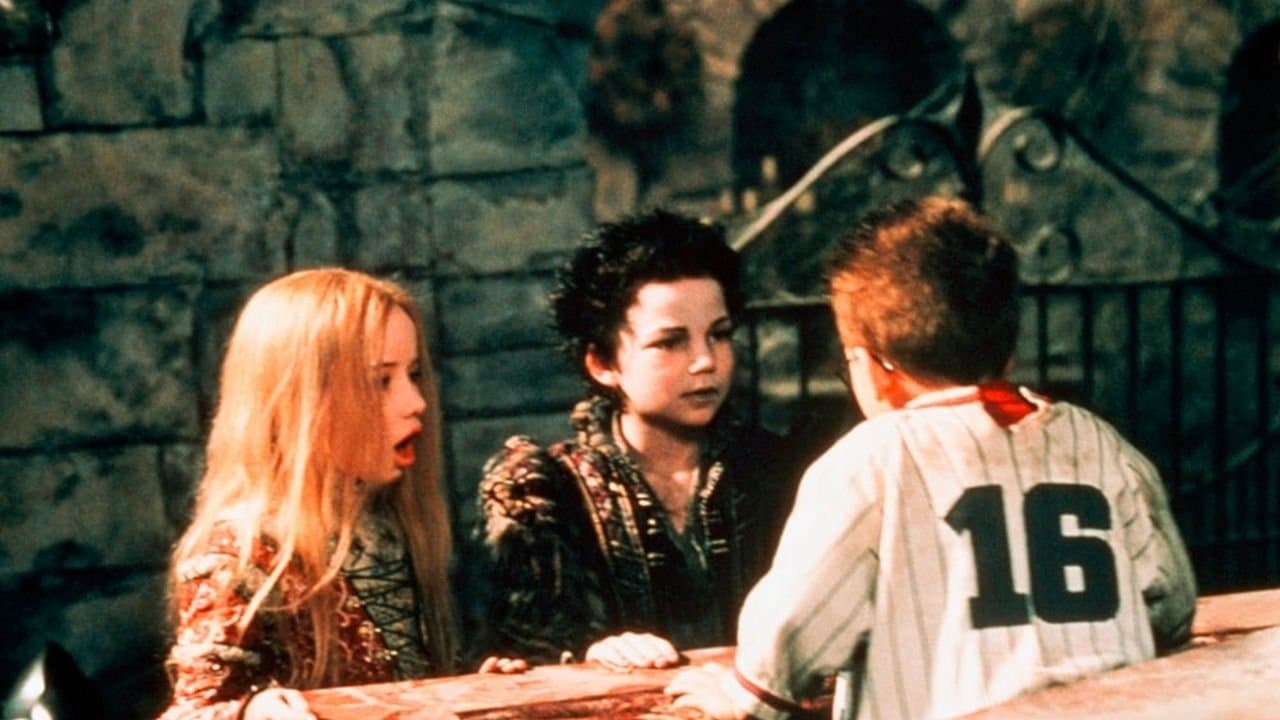 The Little Vampireの背景画像