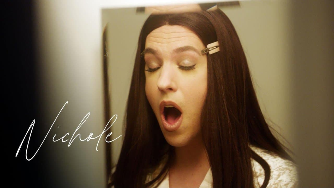 Nicholeの背景画像
