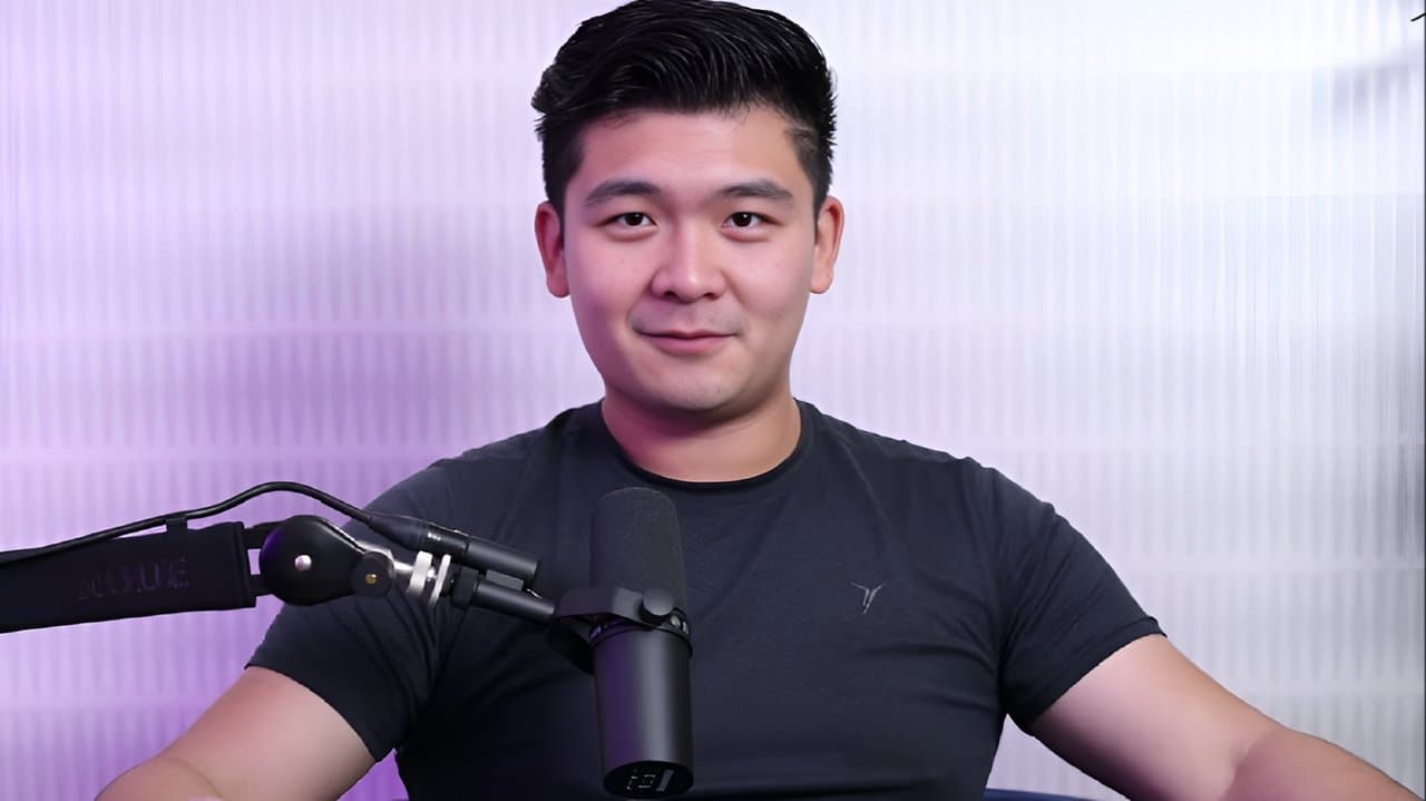 Steven He Lived Alone at 12 Years Oldの背景画像