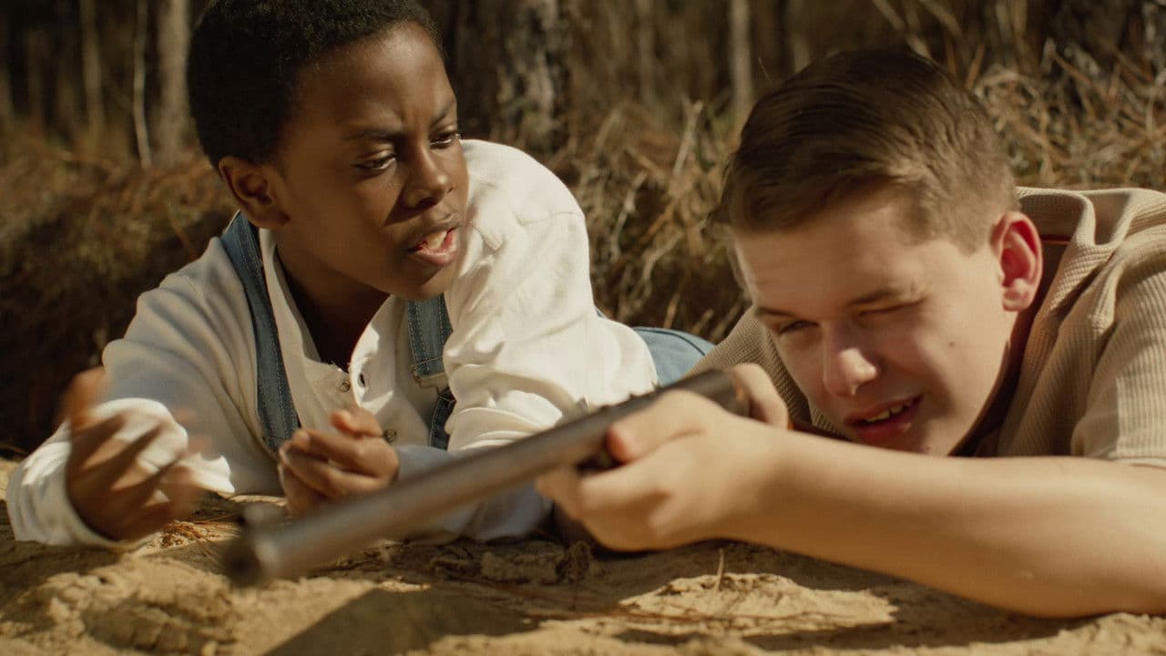 Augustの背景画像