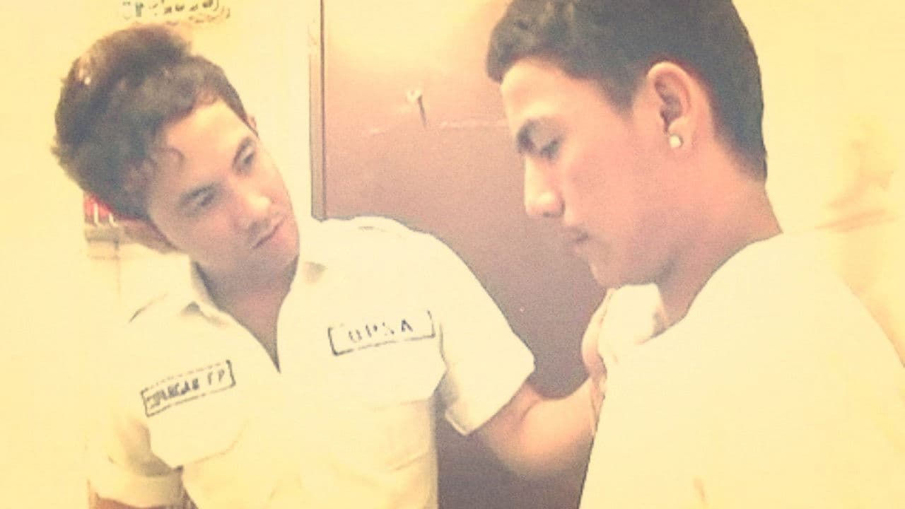 Mga lalake sa dilimの背景画像