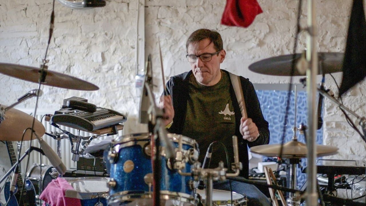 The Heart Is a Drumの背景画像