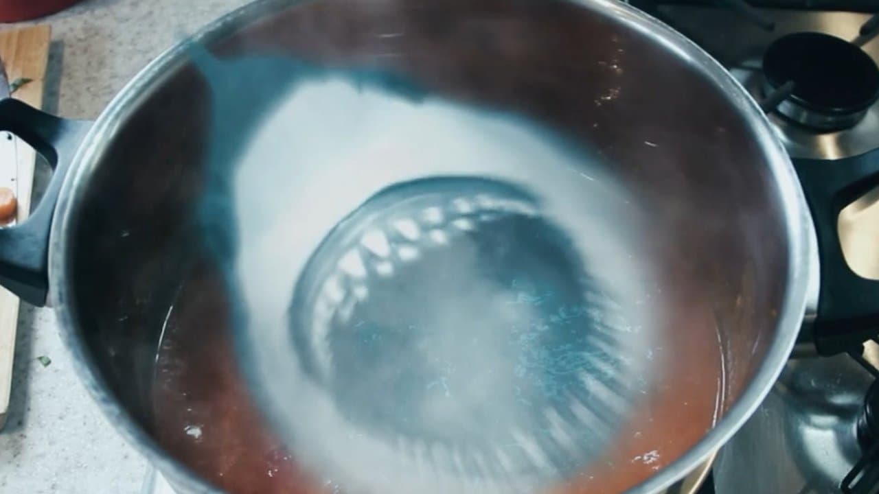 Ghost Shark 2: Urban Jawsの背景画像