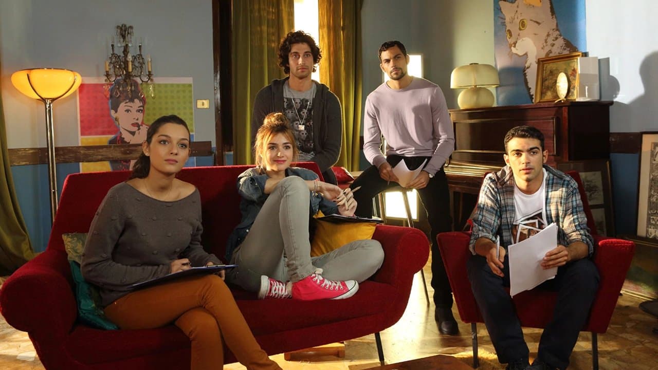 Universitari - Molto più che amiciの背景画像