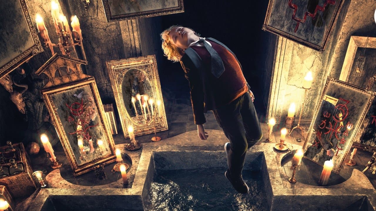 Пиковая дама: Зазеркальеの背景画像