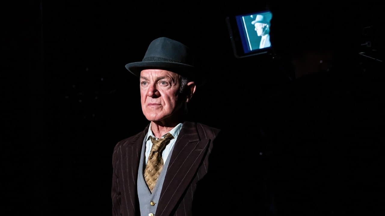 Curtain Callの背景画像