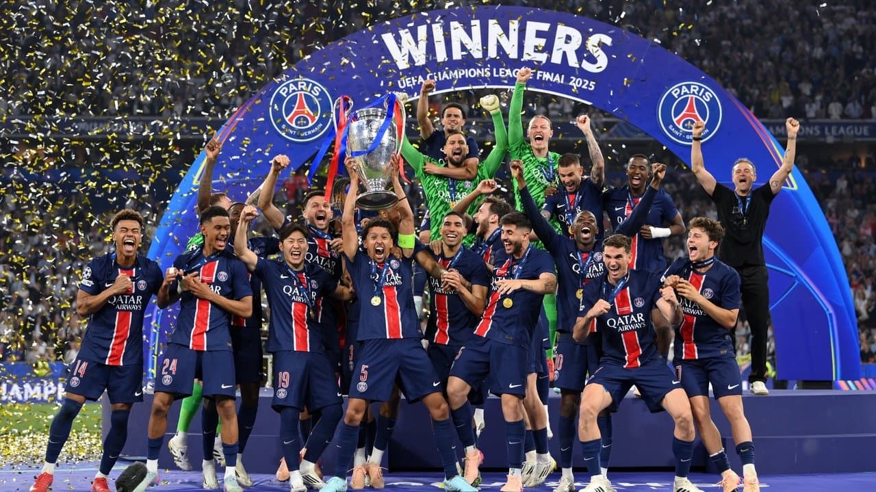 PSG : Ce club qui a failli ne pas exister !の背景画像