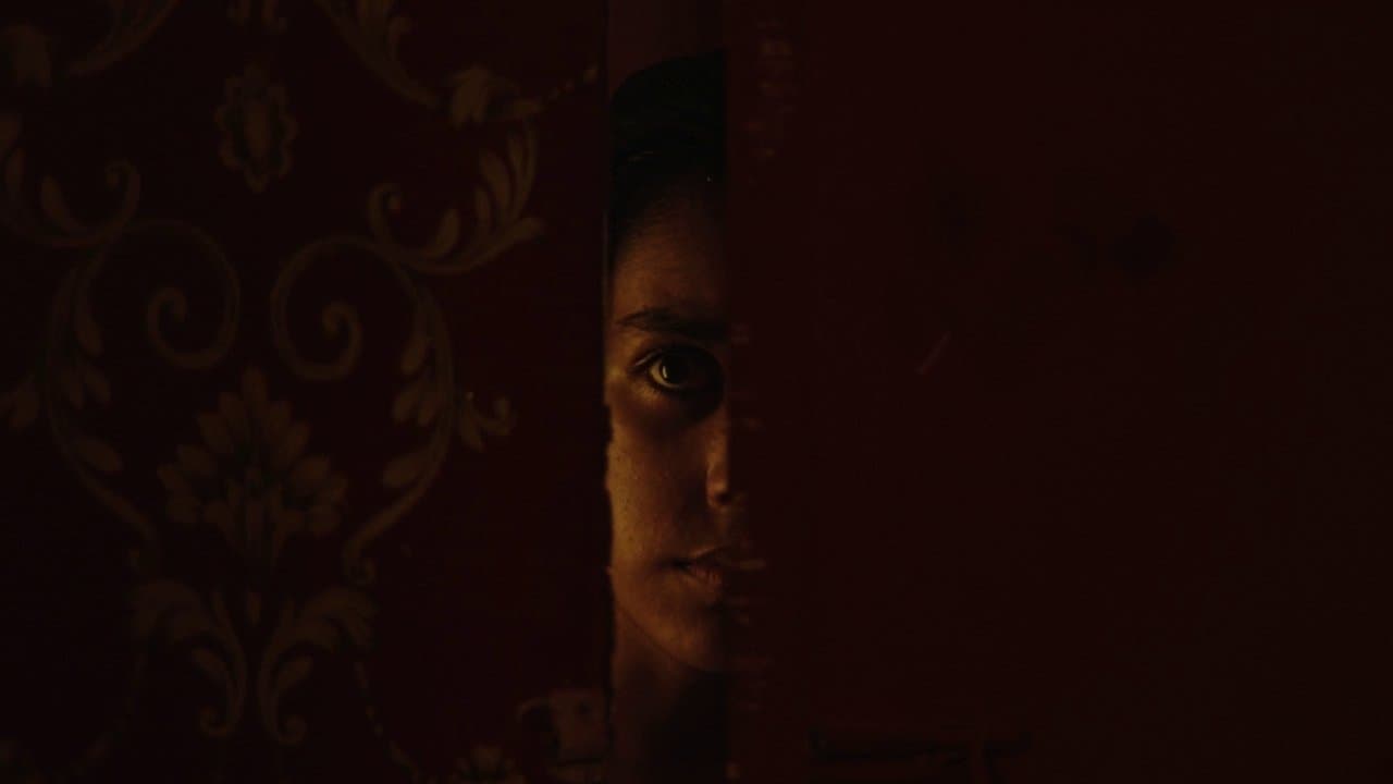 شعلوں میںの背景画像