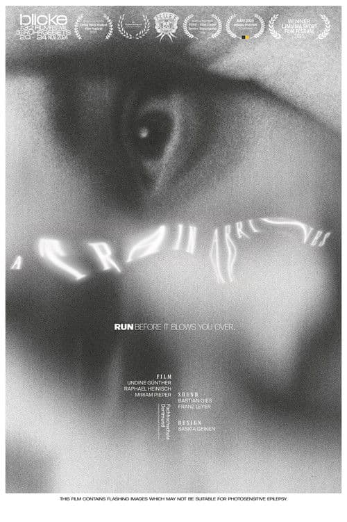 A Train Arrivesのポスター