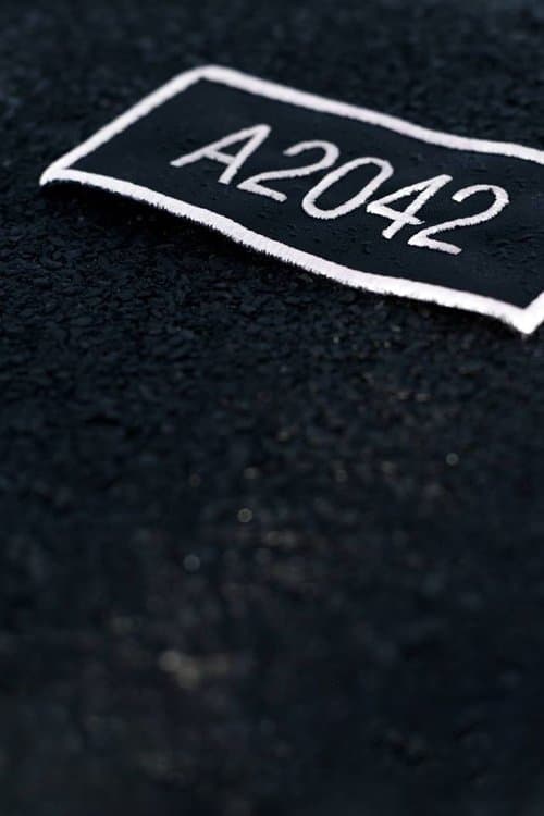 A2042のポスター