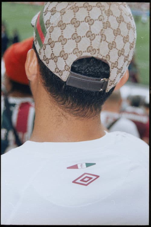 Pequenos Traficantes Brancosのポスター