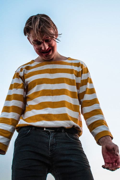 Tarp Savęsのポスター