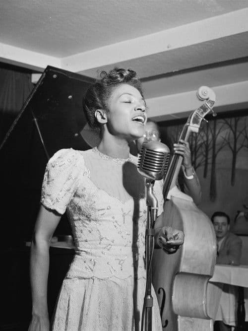 Maxine Sullivan: Love to Be in Loveのポスター