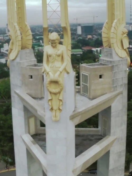 #pinQCityのポスター