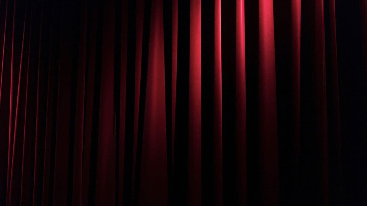 Crimson Unveiledの背景画像