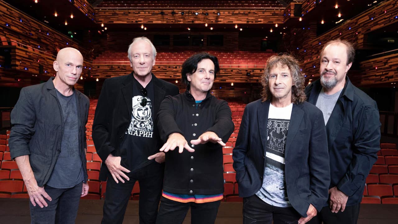 Marillion - An Hour Before It's Dark 2022の背景画像