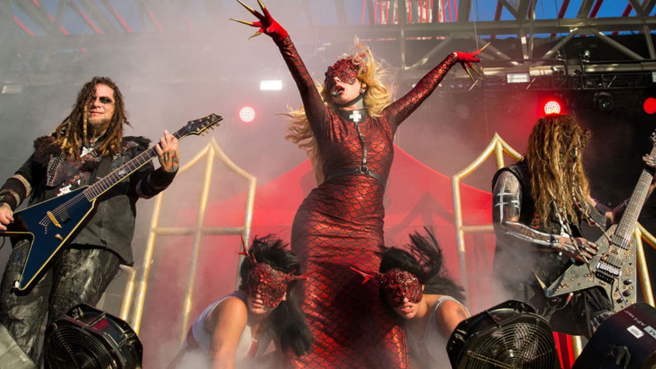 In This Moment - Blood At The Orpheumの背景画像