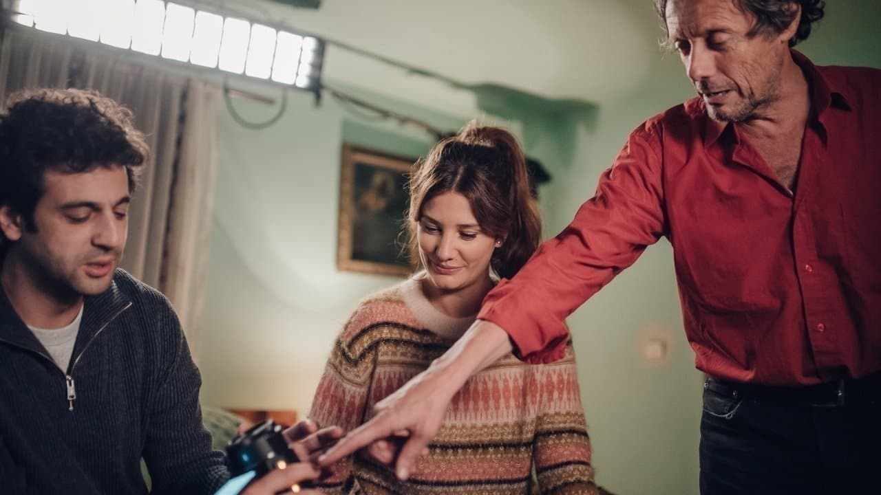 J'irai mourir dans les Carpatesの背景画像