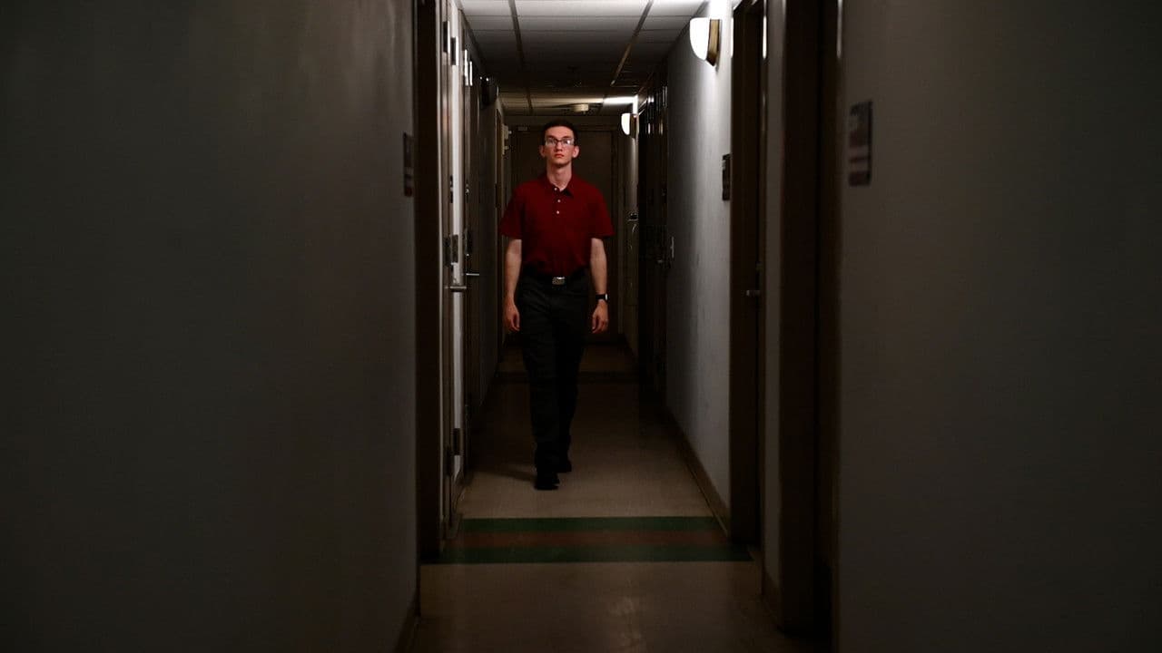 The Walkerの背景画像