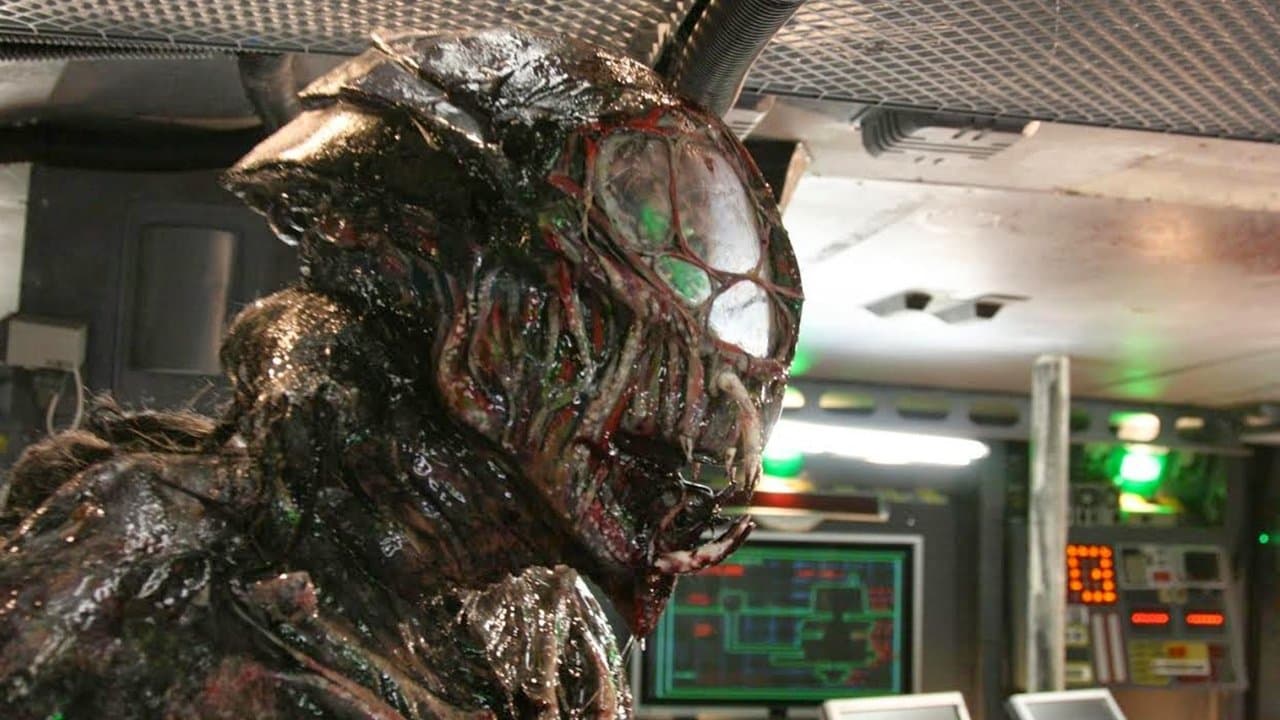 The Dark Lurkingの背景画像