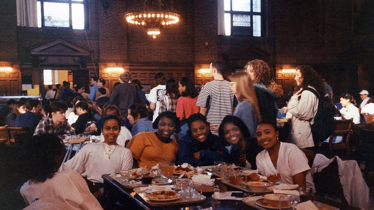 Black Tableの背景画像