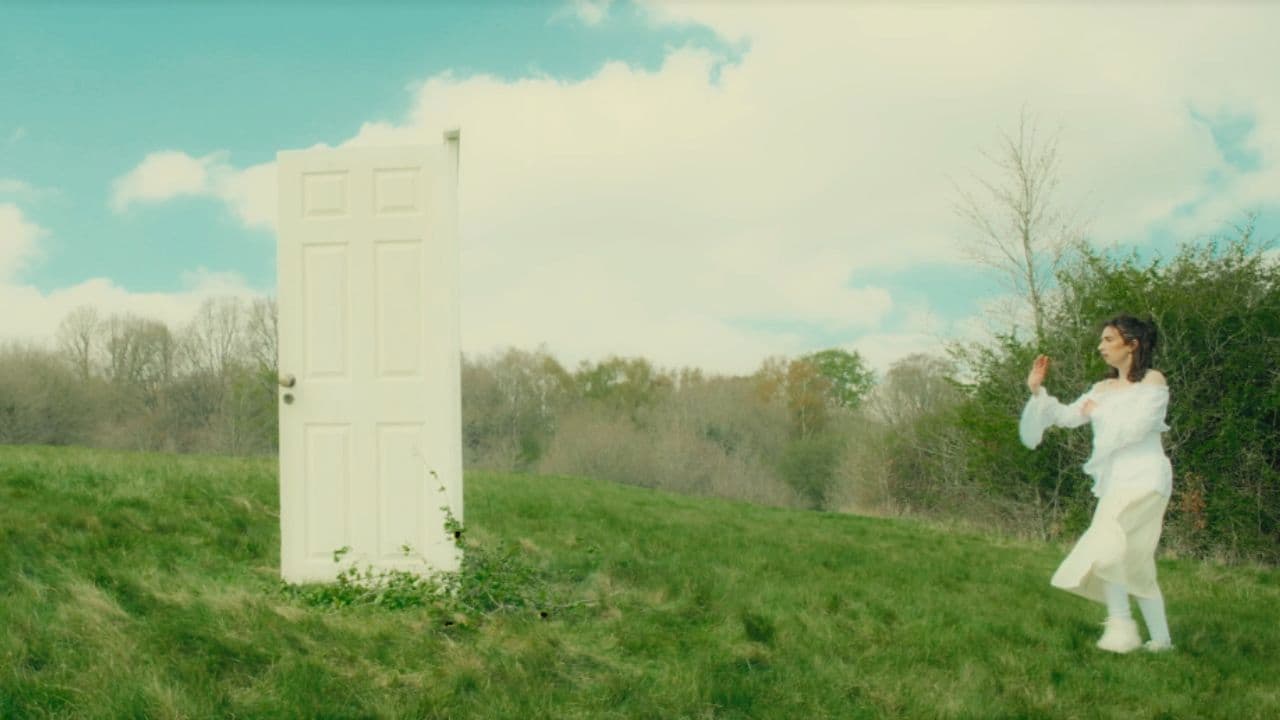 Love Yourself Firstの背景画像