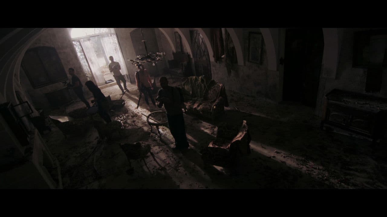 The Weeping House of Qalaの背景画像