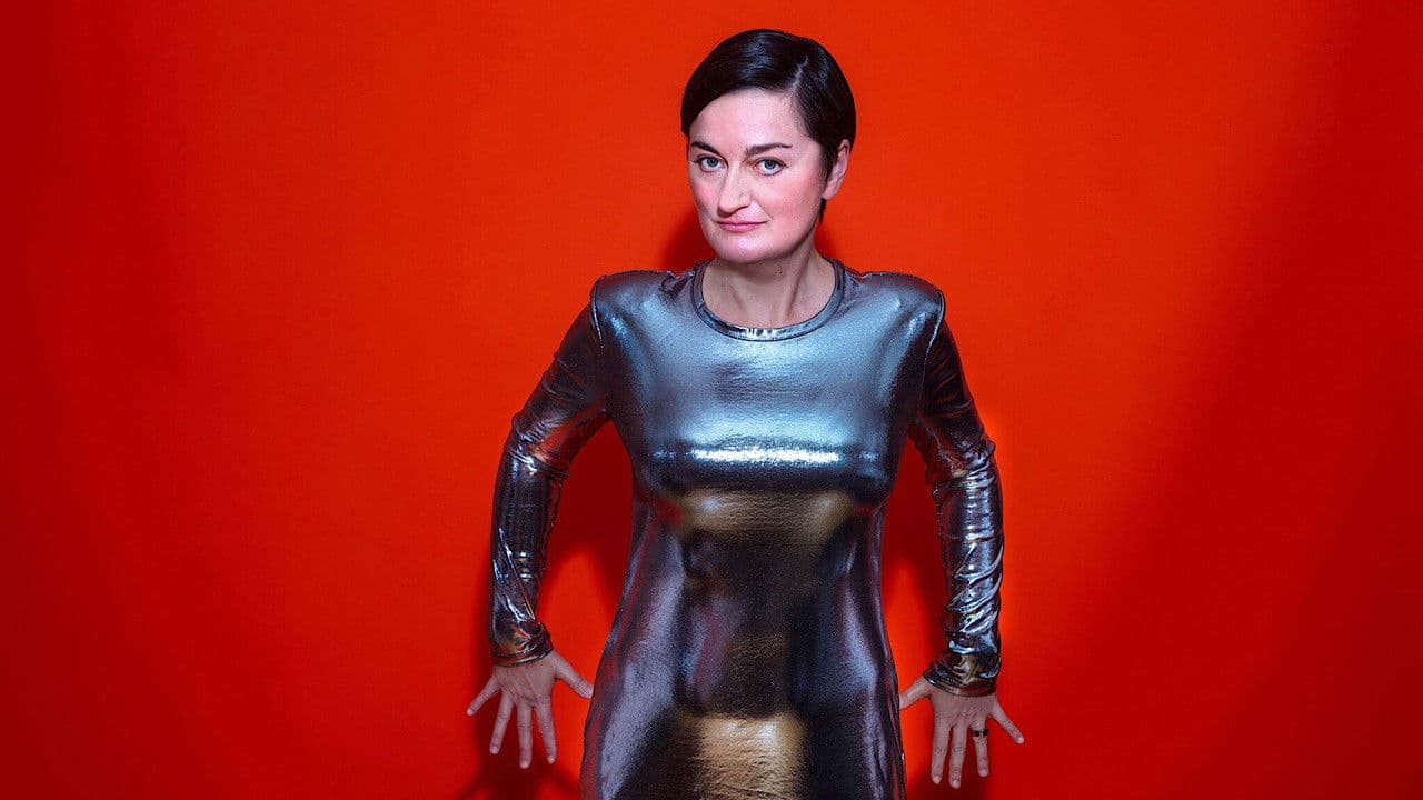 Zoe Lyons: Entry Level Humanの背景画像