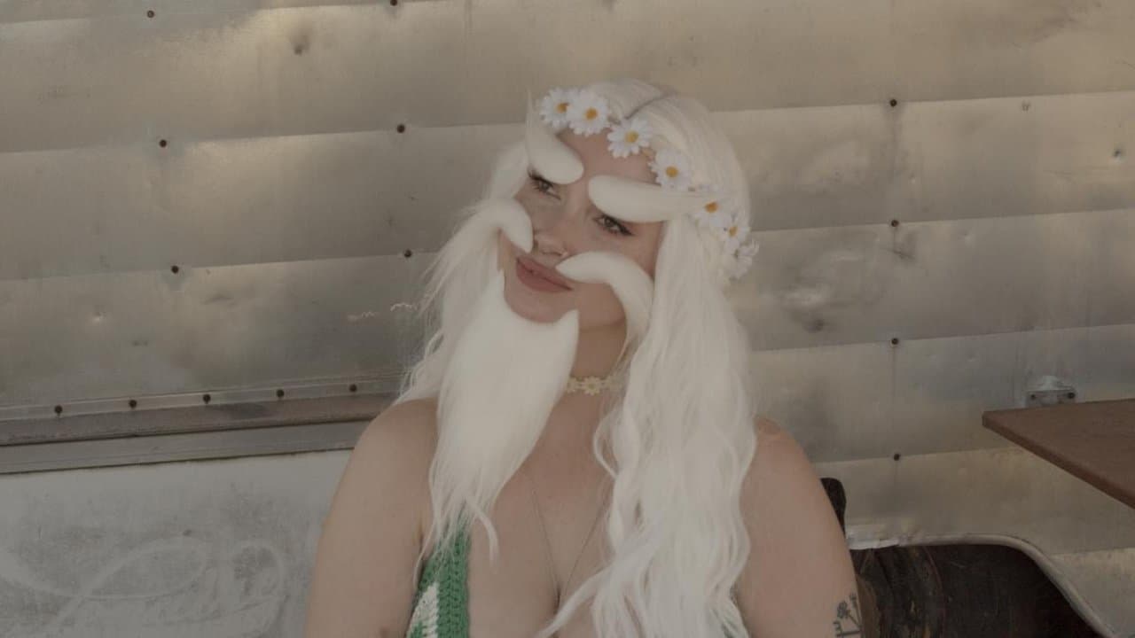 Babezilla vs. the Cyber Skanks: Rise of Mechababezillaの背景画像