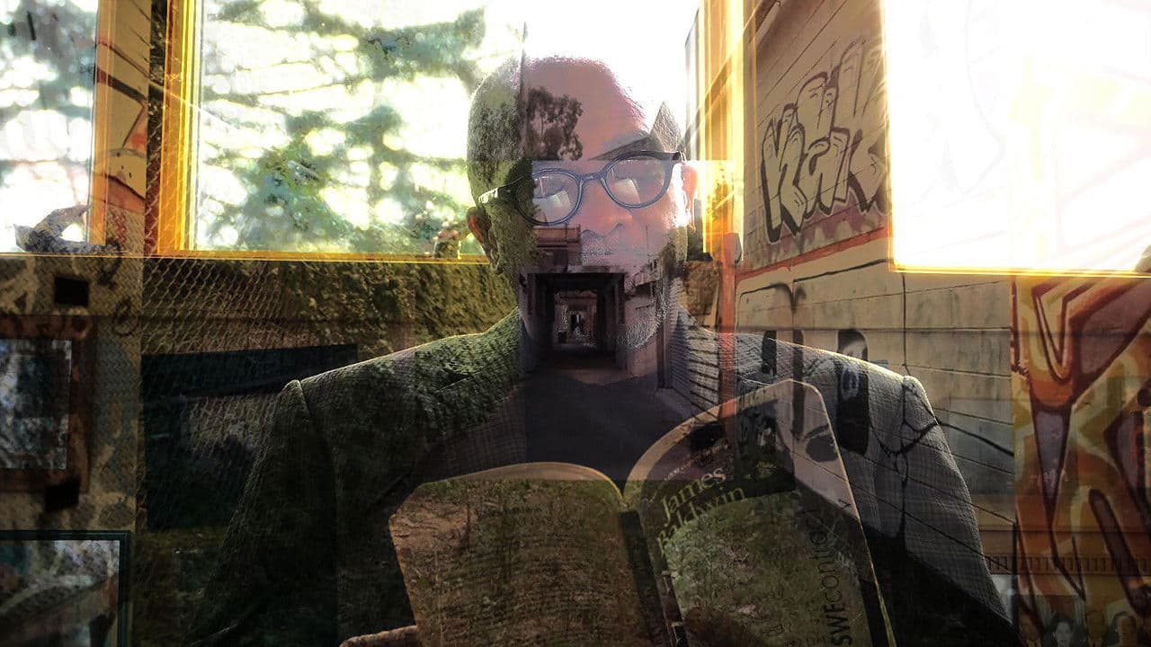 Identificationの背景画像