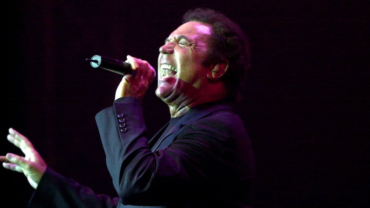 Tom Jones: Live at Cardiff Castleの背景画像