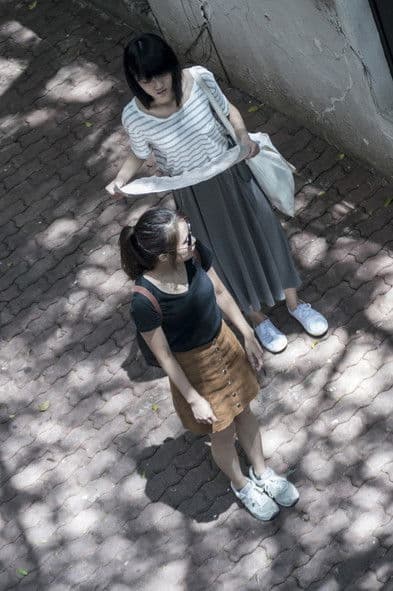 竊竊私語のポスター